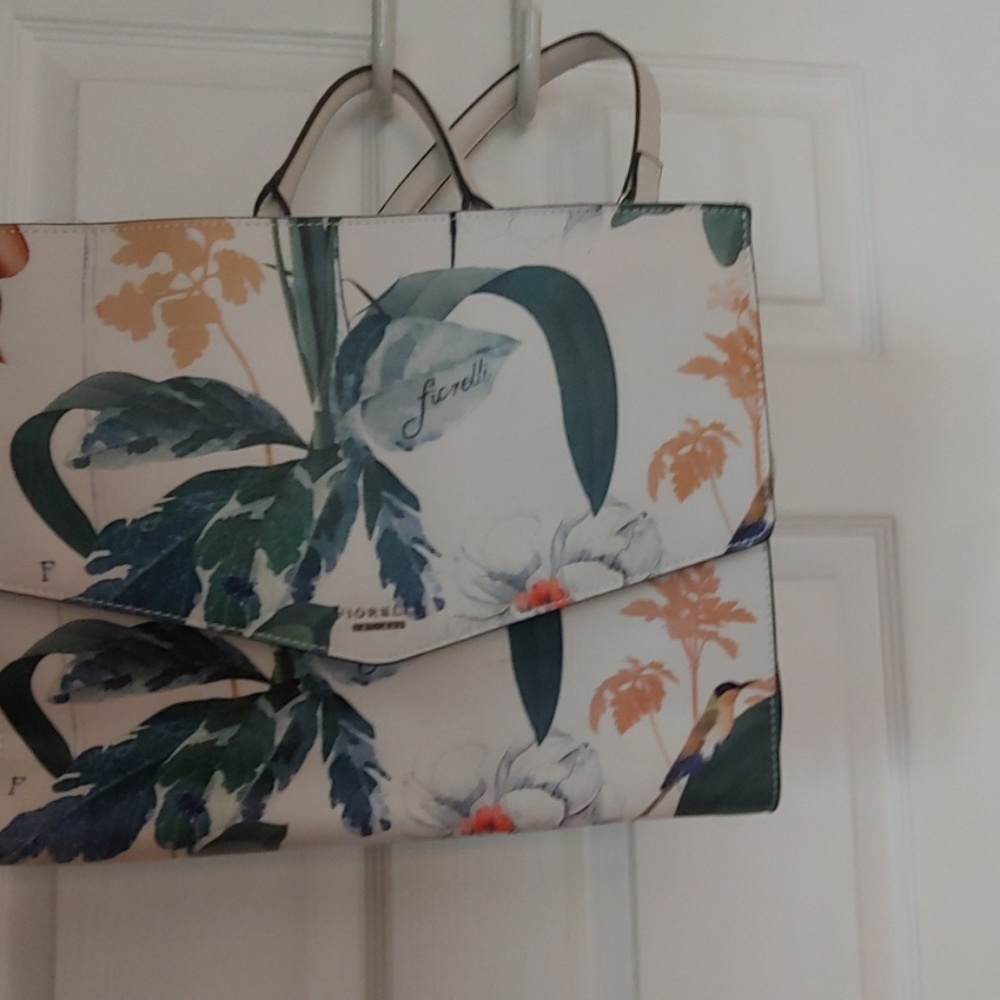 Purse - Picture 2 of 3